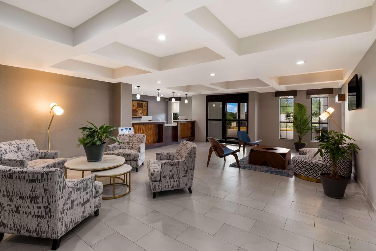 Best Western La Place Inn Екстер'єр фото