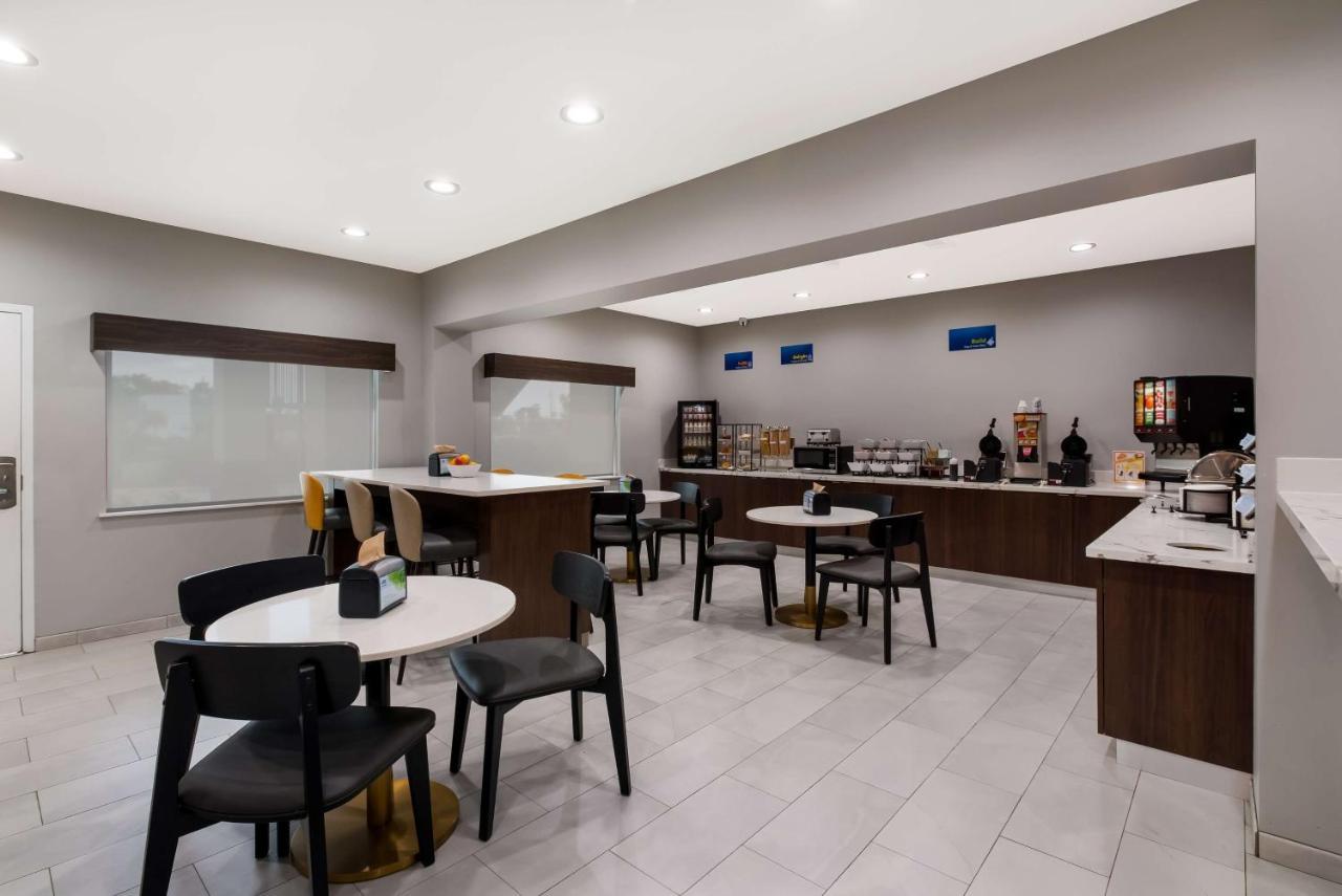 Best Western La Place Inn Екстер'єр фото