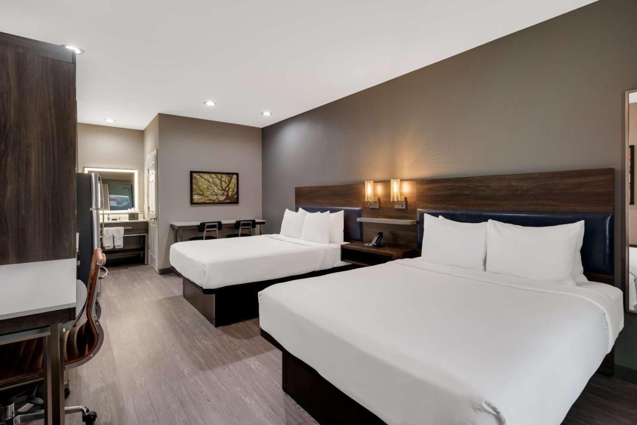 Best Western La Place Inn Екстер'єр фото