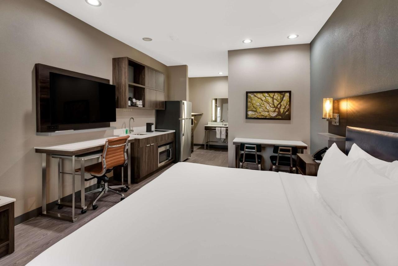 Best Western La Place Inn Екстер'єр фото
