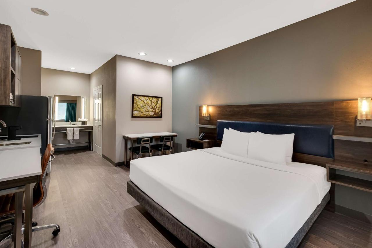Best Western La Place Inn Екстер'єр фото
