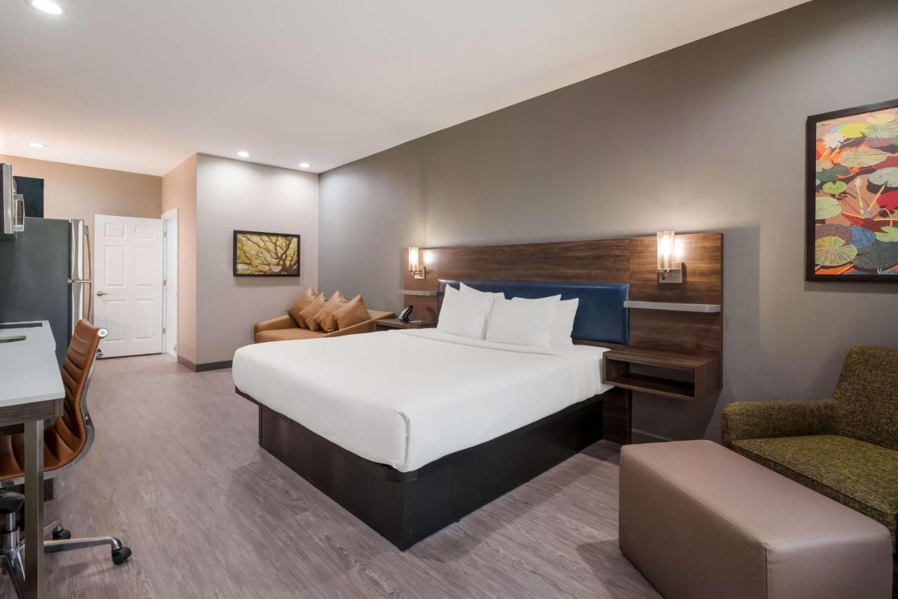 Best Western La Place Inn Екстер'єр фото