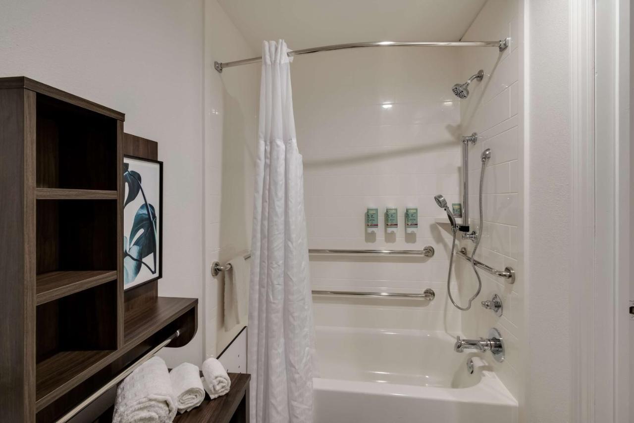 Best Western La Place Inn Екстер'єр фото