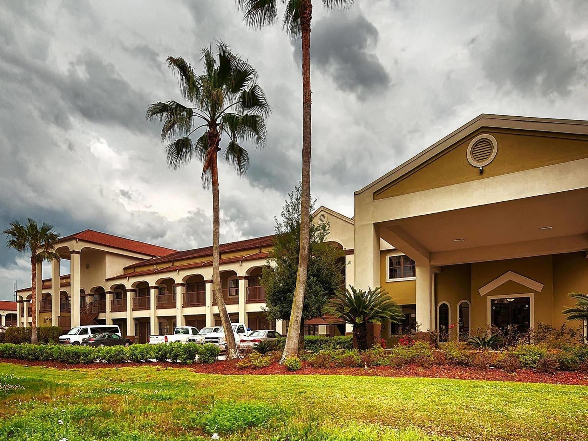 Best Western La Place Inn Екстер'єр фото