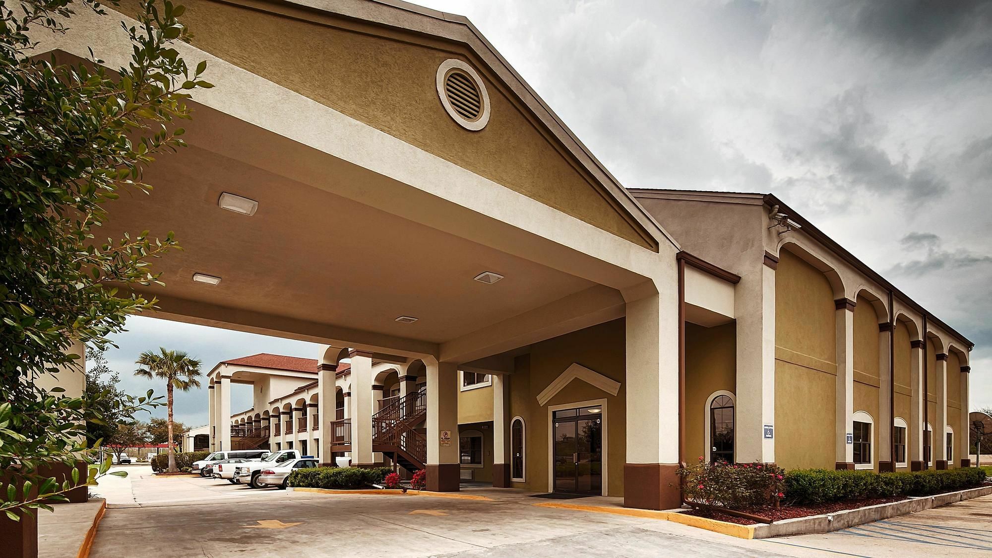 Best Western La Place Inn Екстер'єр фото
